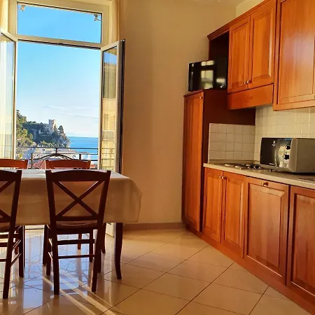 Apartmanhotel Lido 4*