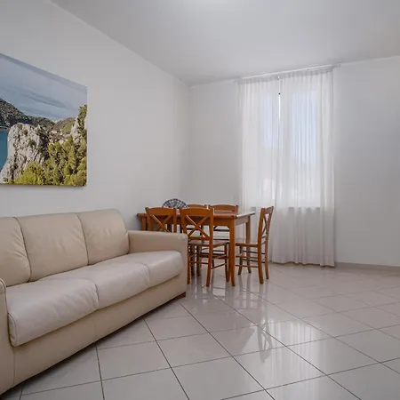 Lido Aparthotel 4*
