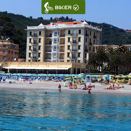 Apartahotel Lido 4*