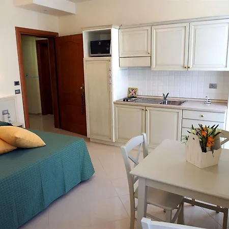 Lido Aparthotel 4*