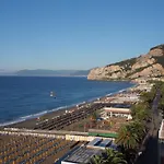 Lido Aparthotel Finale Ligure