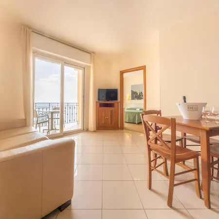 Aparthotel Lido 4*