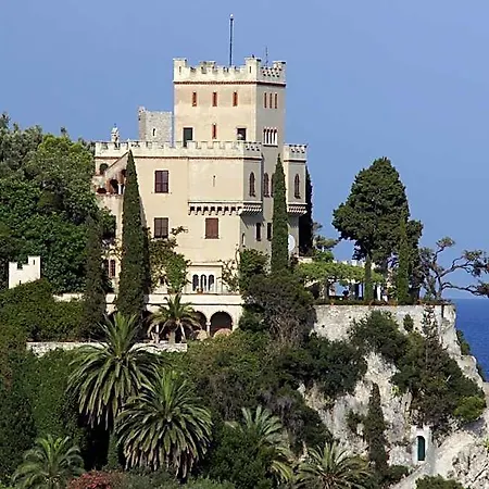 Lido Aparthotel 4*