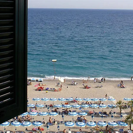 Lido Апарт-отель Финале Лигуре