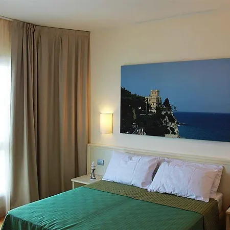 Lido 4*
